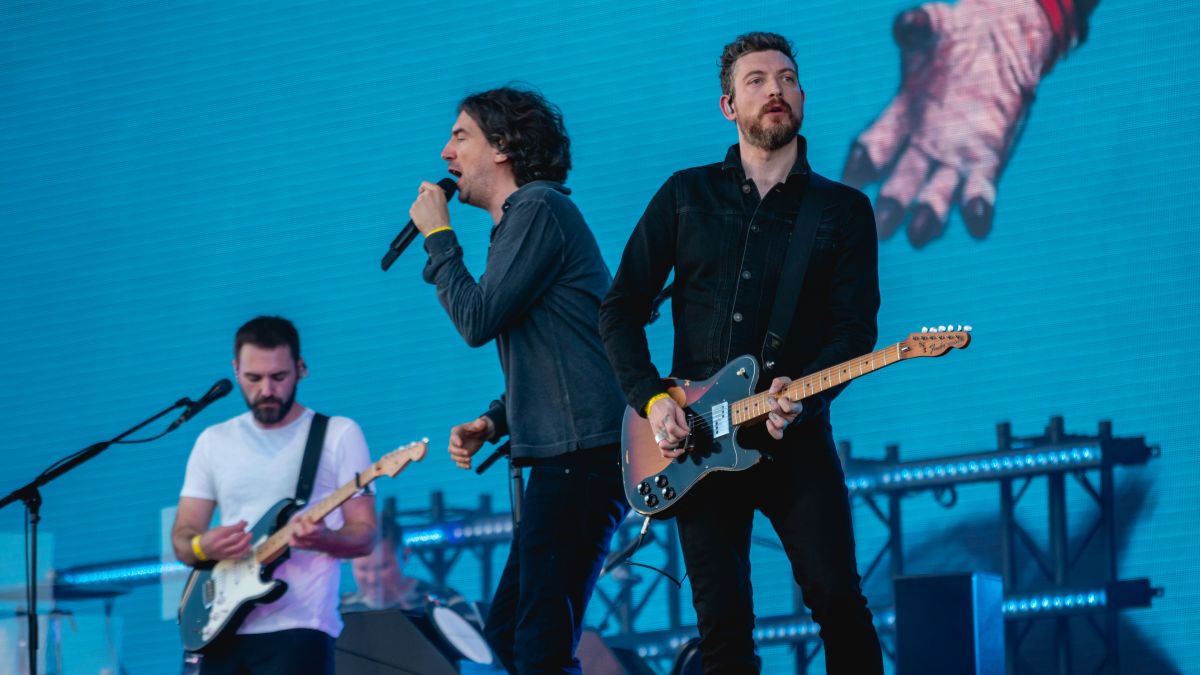 Snow Patrol & Kylie Minogue These Alarms V2BEAT Jet Hits